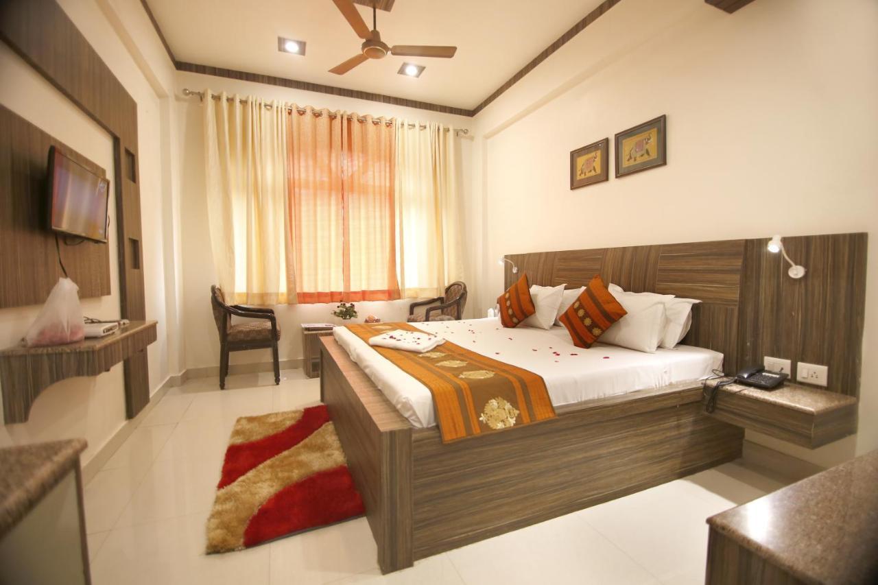 Hotel Sheetal Regency,Near Janambhumi Mathura Kültér fotó