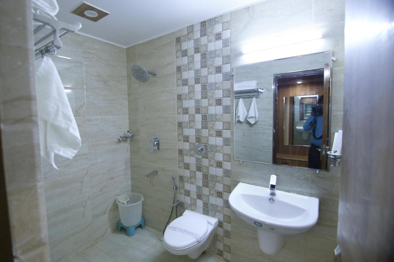 Hotel Sheetal Regency,Near Janambhumi Mathura Kültér fotó